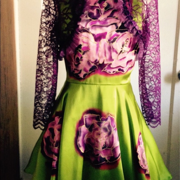 Green Dress - Picture 3 of 3